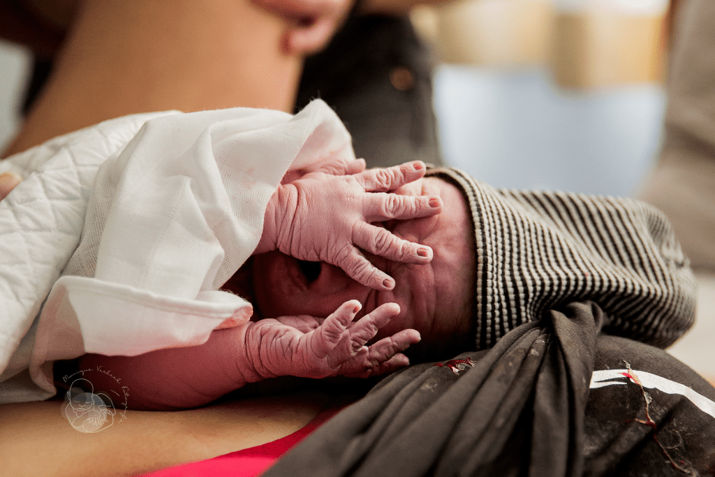 thuisgeboorte newborn geboortefotografie Utrecht baby bevalling thuis