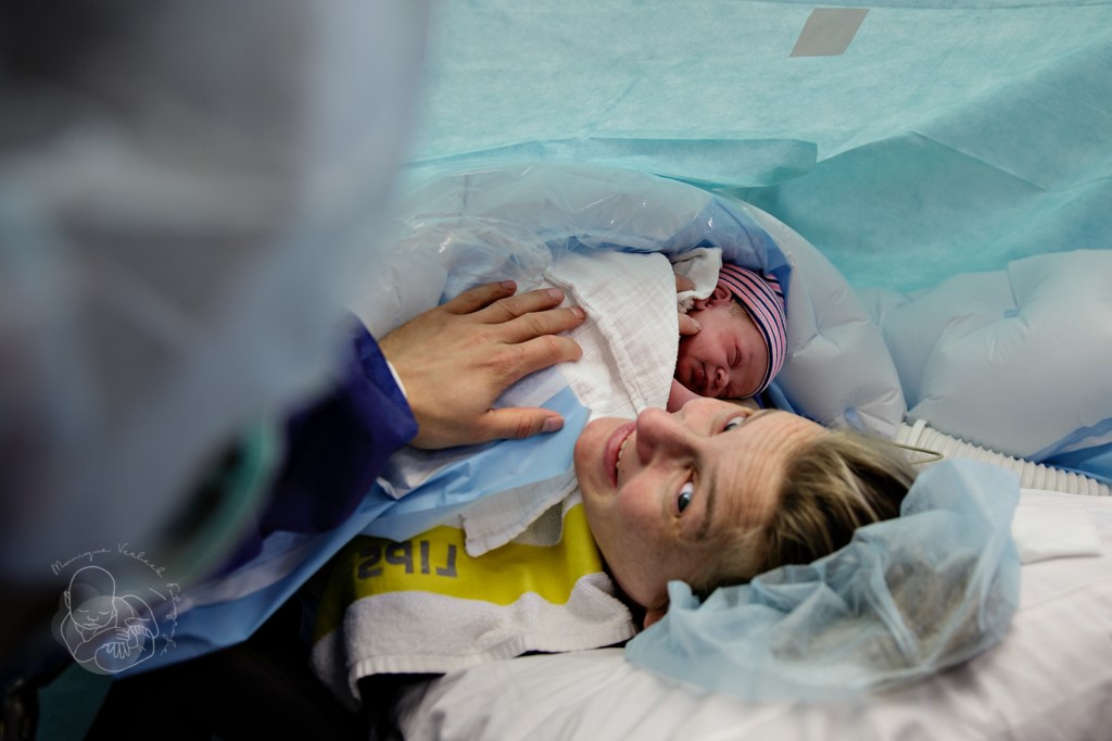 Op de buik bij mama bij een keizersnede, gentle sectio